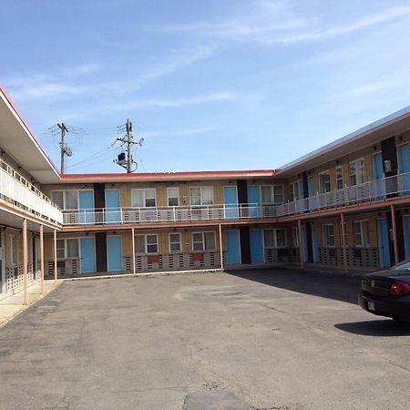 Motel Saint-Jacques Монреал Екстериор снимка